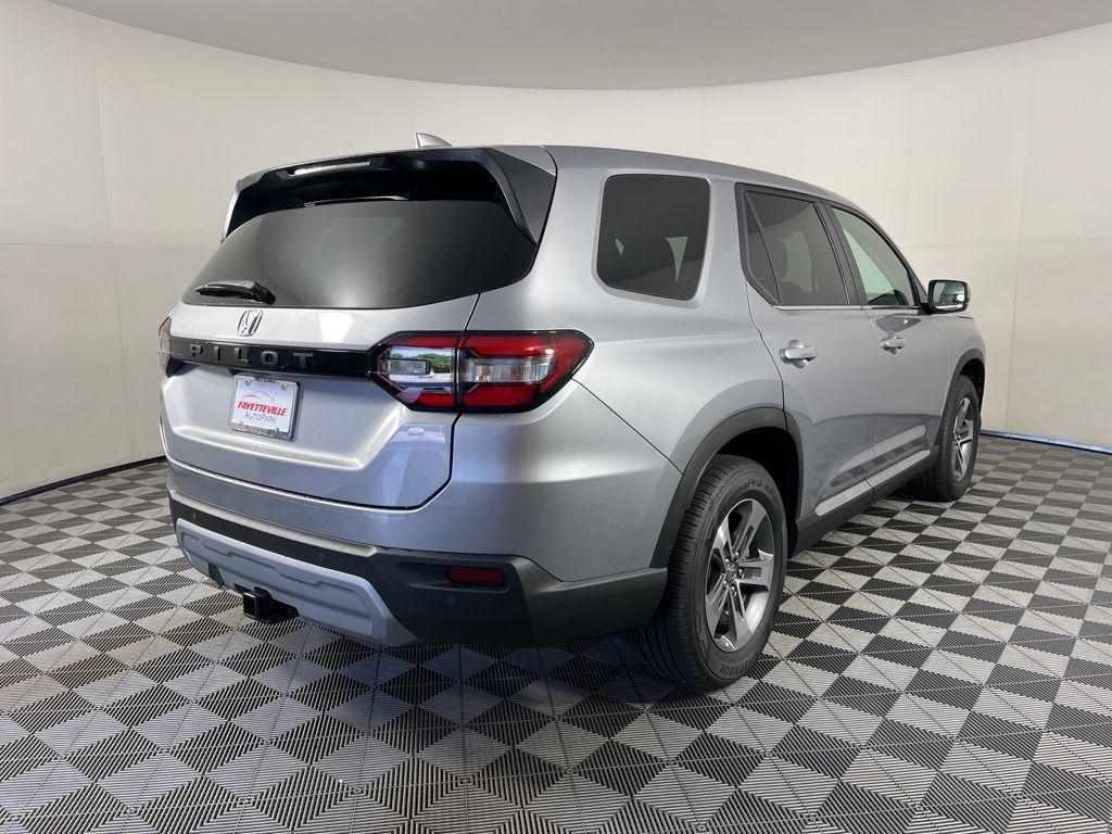 new 2025 Honda Pilot car, priced at $46,430