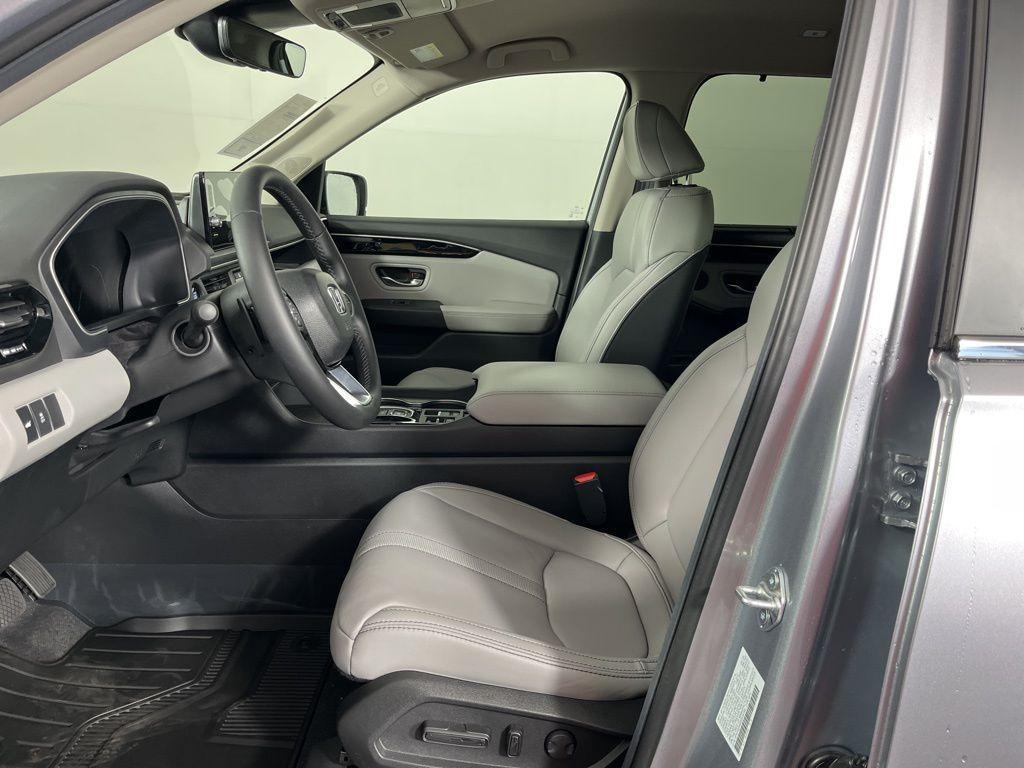 new 2025 Honda Pilot car, priced at $46,430