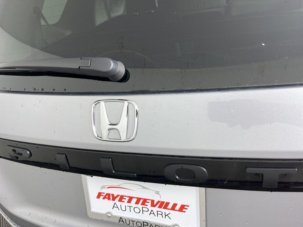 new 2025 Honda Pilot car, priced at $46,430