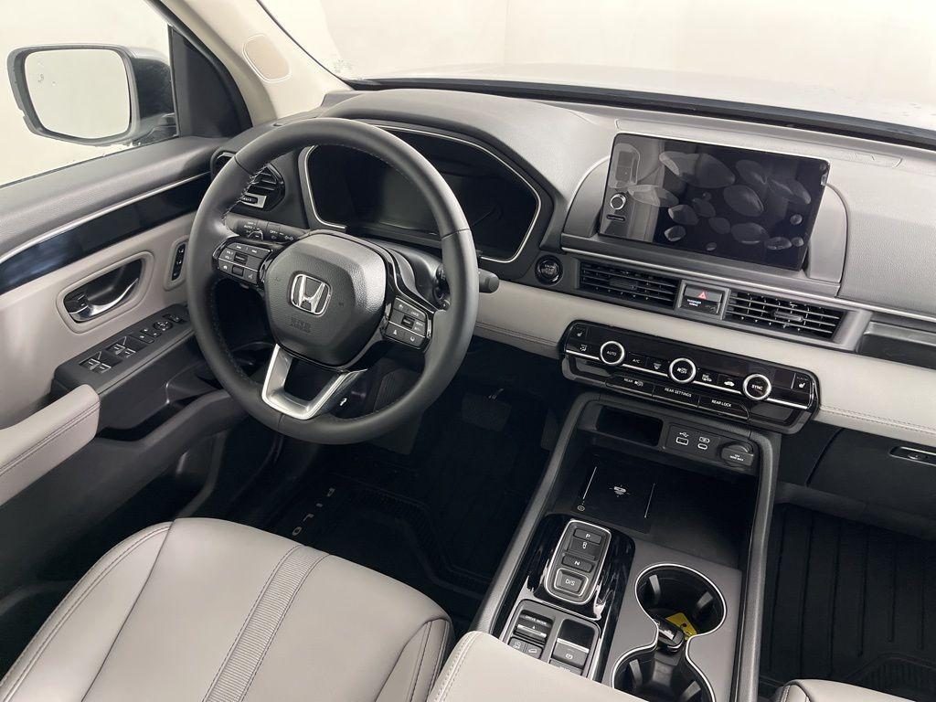 new 2025 Honda Pilot car, priced at $46,430