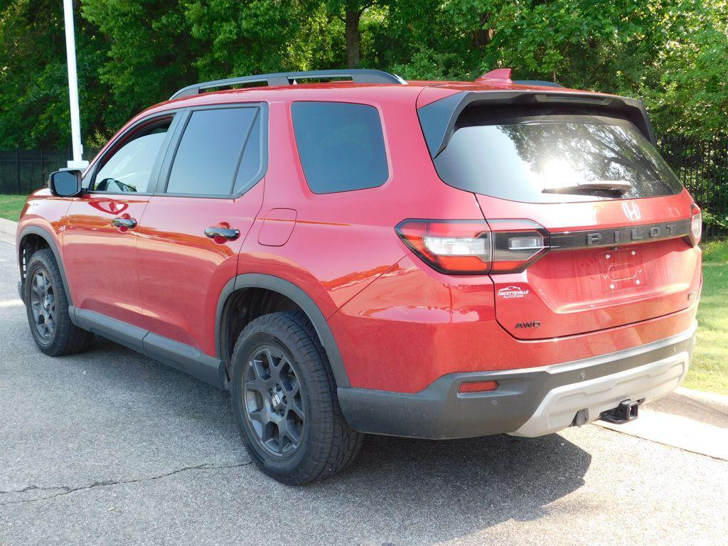 used 2025 Honda Pilot car, priced at $48,900