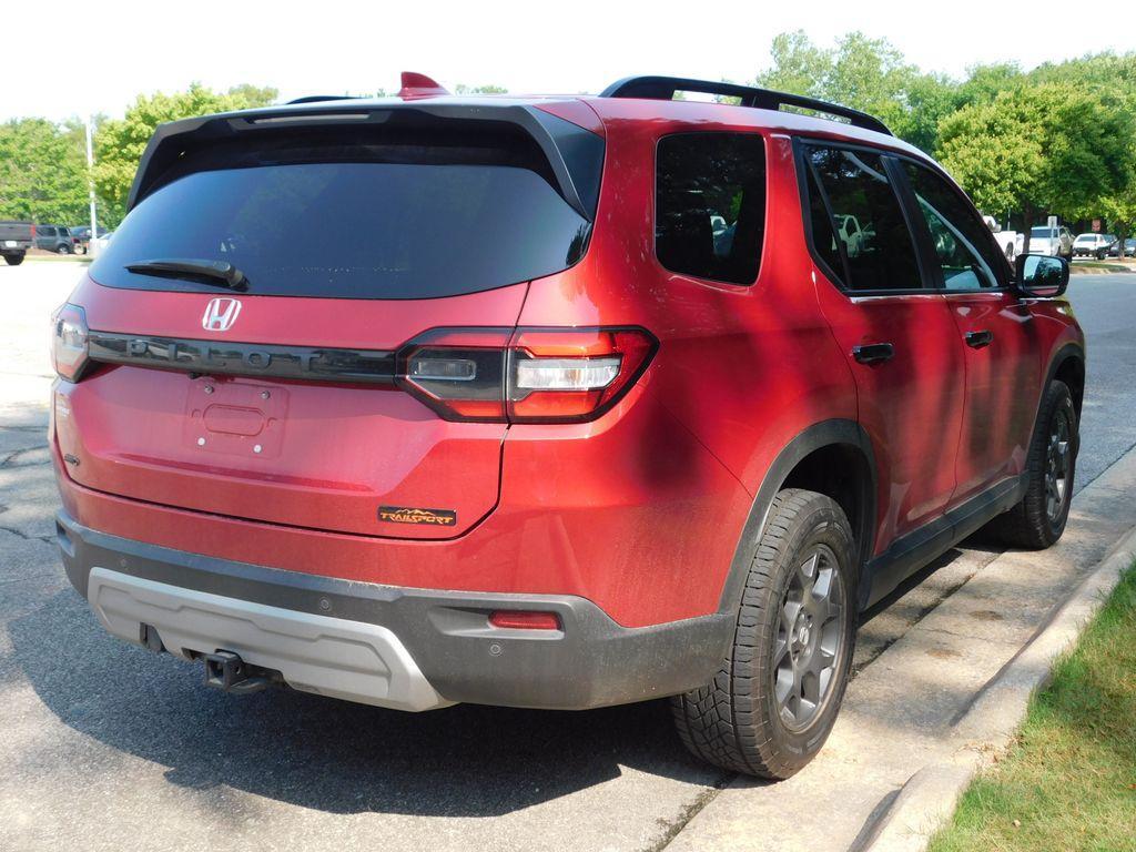 used 2025 Honda Pilot car, priced at $48,900