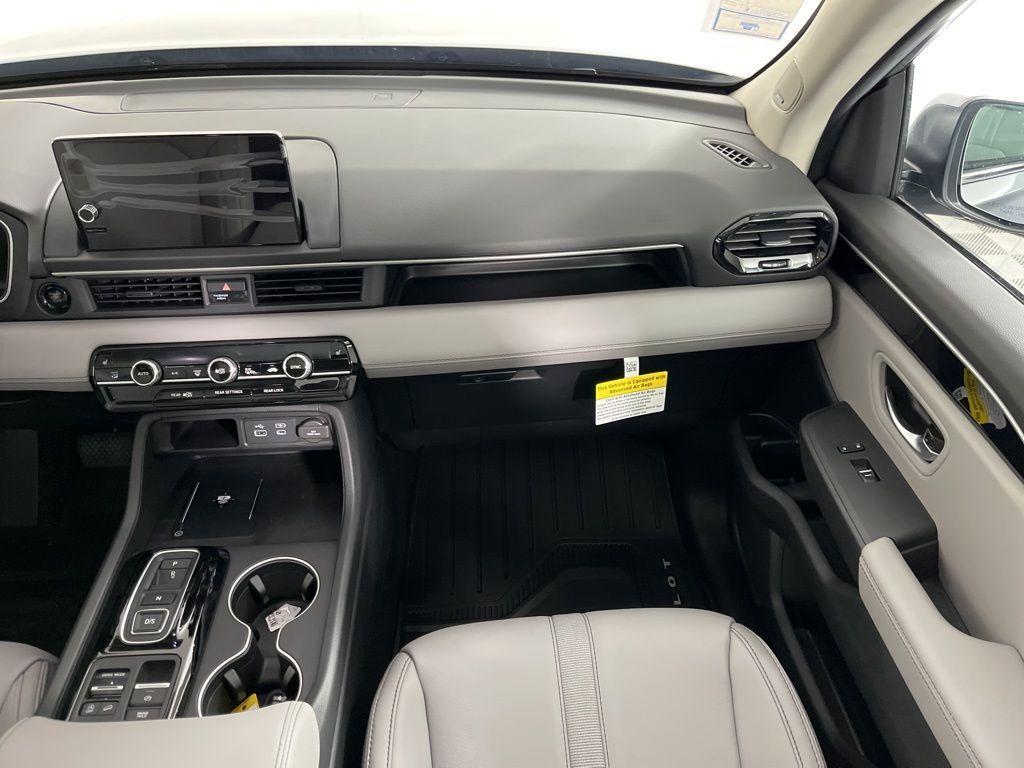 new 2025 Honda Pilot car, priced at $51,095