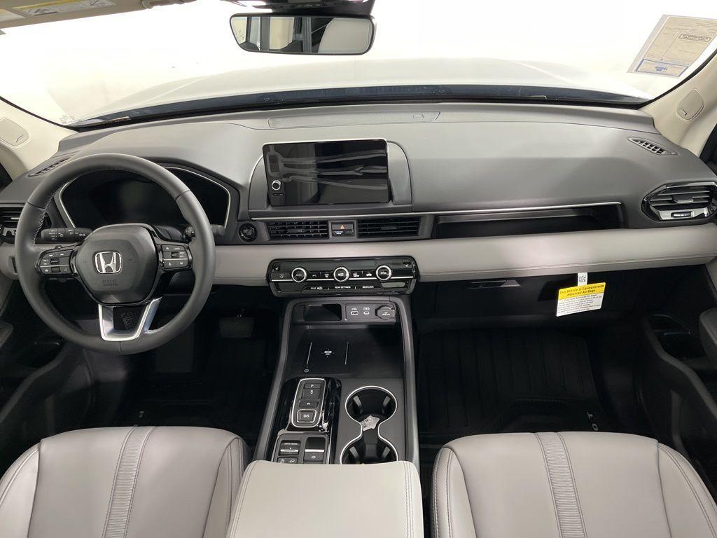 new 2025 Honda Pilot car, priced at $51,095