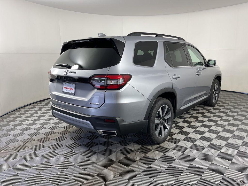 new 2025 Honda Pilot car, priced at $51,095
