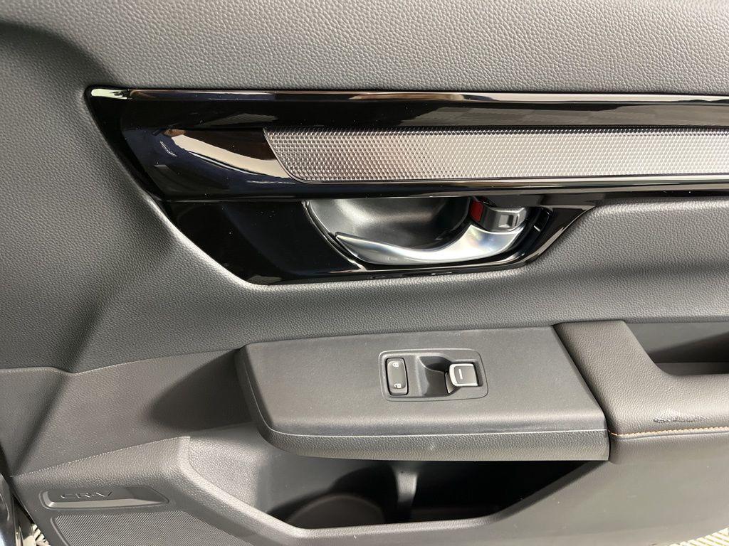 new 2026 Honda CR-V Hybrid car, priced at $43,700