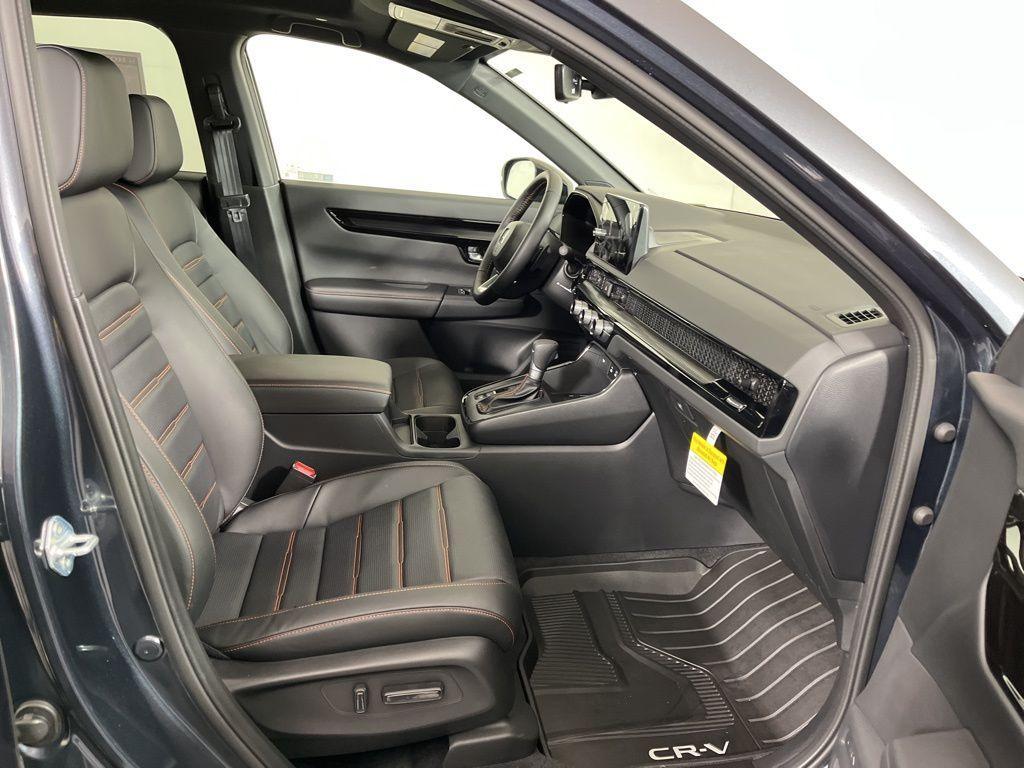 new 2026 Honda CR-V Hybrid car, priced at $43,700