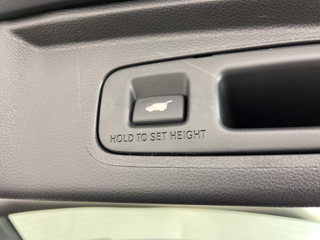 new 2026 Honda CR-V Hybrid car, priced at $43,700