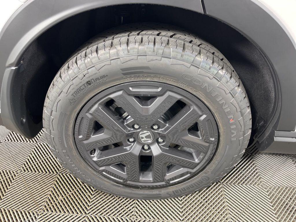 new 2026 Honda CR-V Hybrid car, priced at $40,705