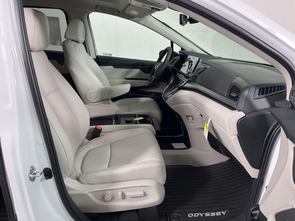 new 2026 Honda Odyssey car, priced at $45,340