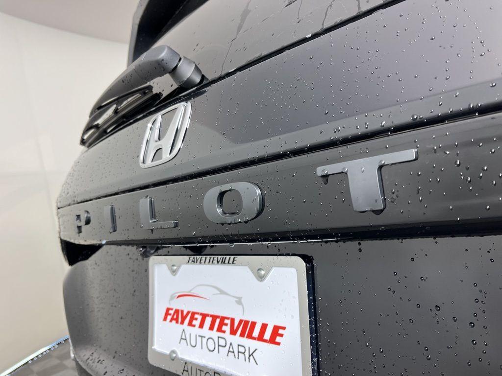 new 2025 Honda Pilot car, priced at $47,095