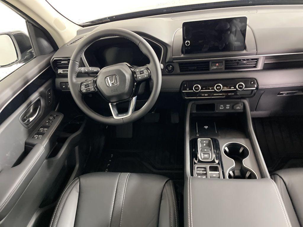 new 2025 Honda Pilot car, priced at $47,095