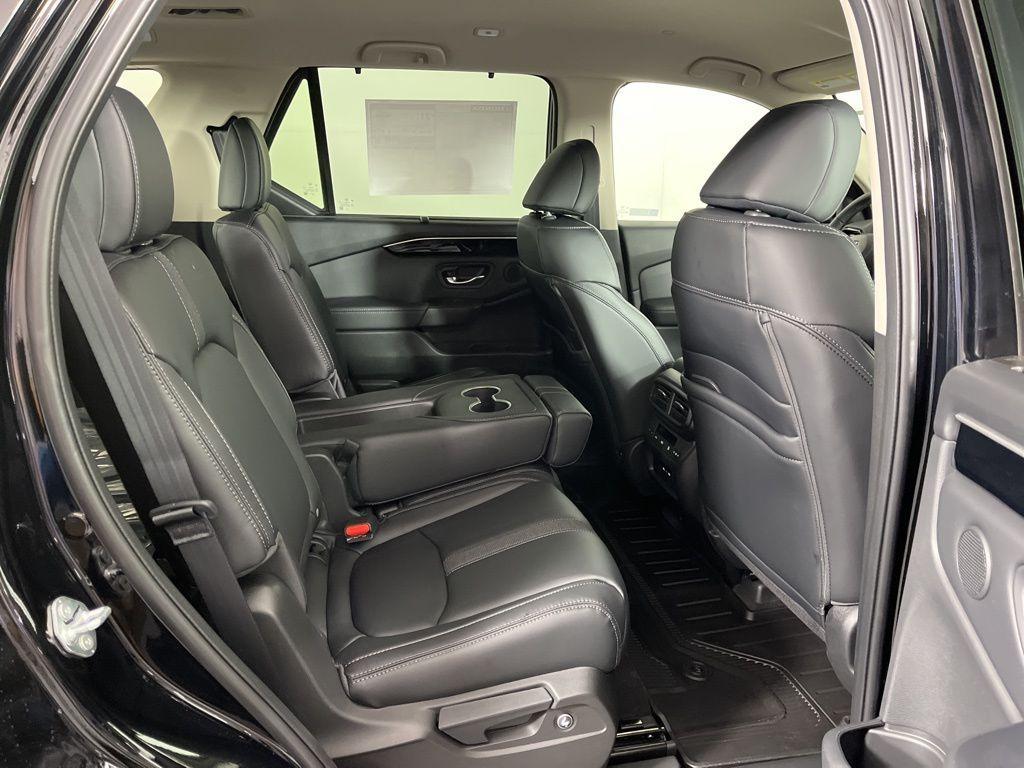 new 2025 Honda Pilot car, priced at $47,095