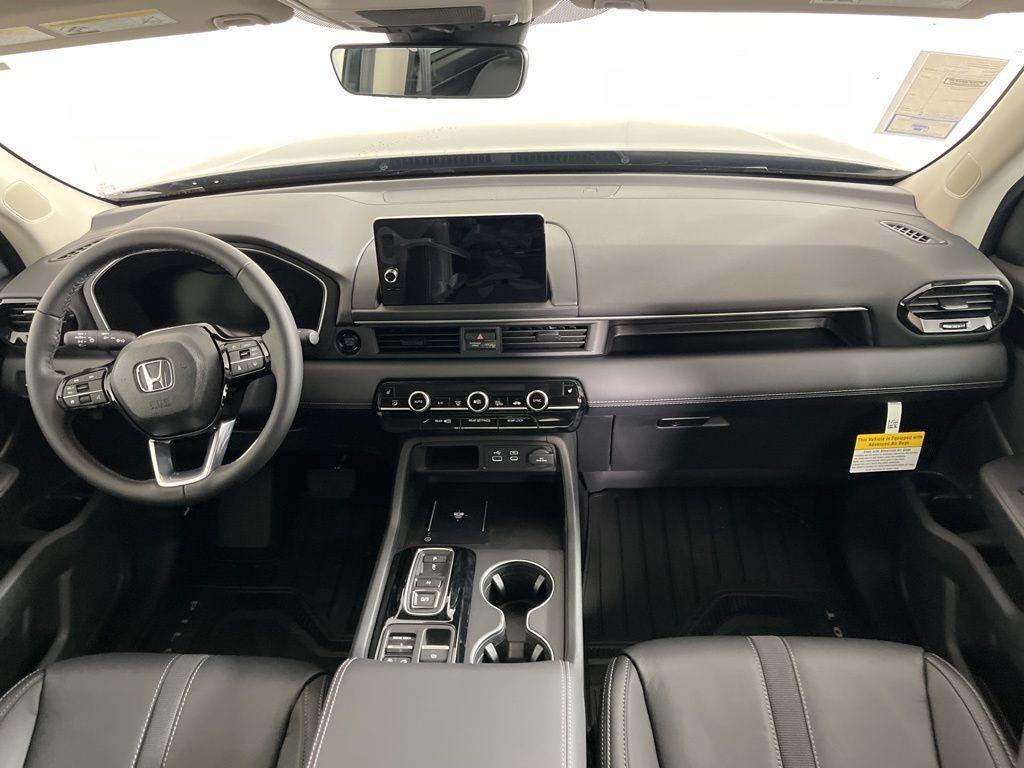 new 2025 Honda Pilot car, priced at $47,095