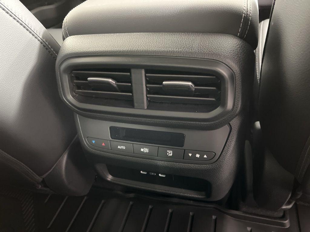 new 2025 Honda Pilot car, priced at $47,095