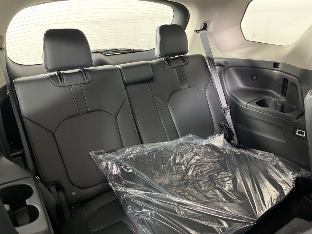 new 2025 Honda Pilot car, priced at $47,095