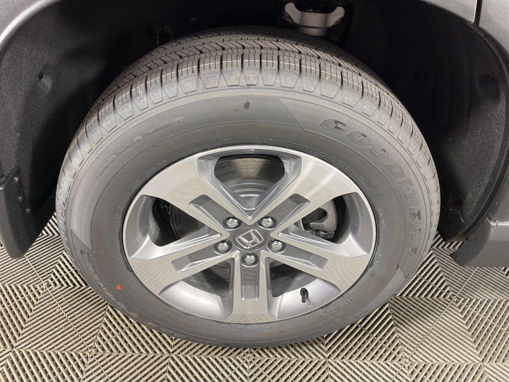 new 2025 Honda Pilot car, priced at $47,095