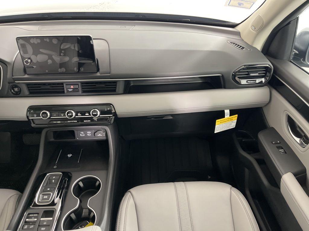 new 2025 Honda Pilot car, priced at $51,825