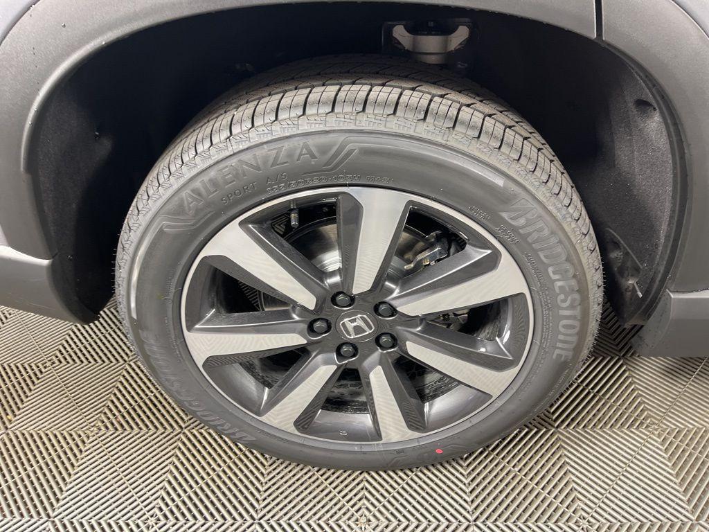 new 2025 Honda Pilot car, priced at $51,825