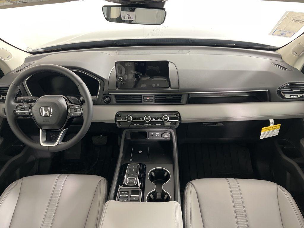 new 2025 Honda Pilot car, priced at $51,825