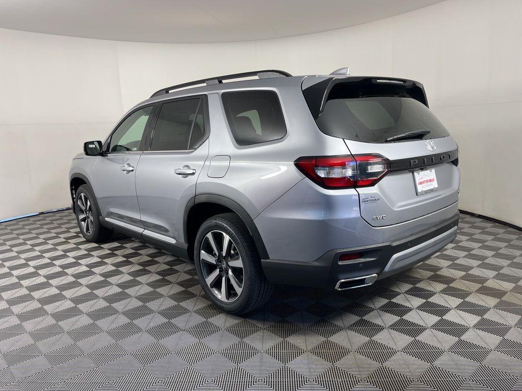 new 2025 Honda Pilot car, priced at $51,825