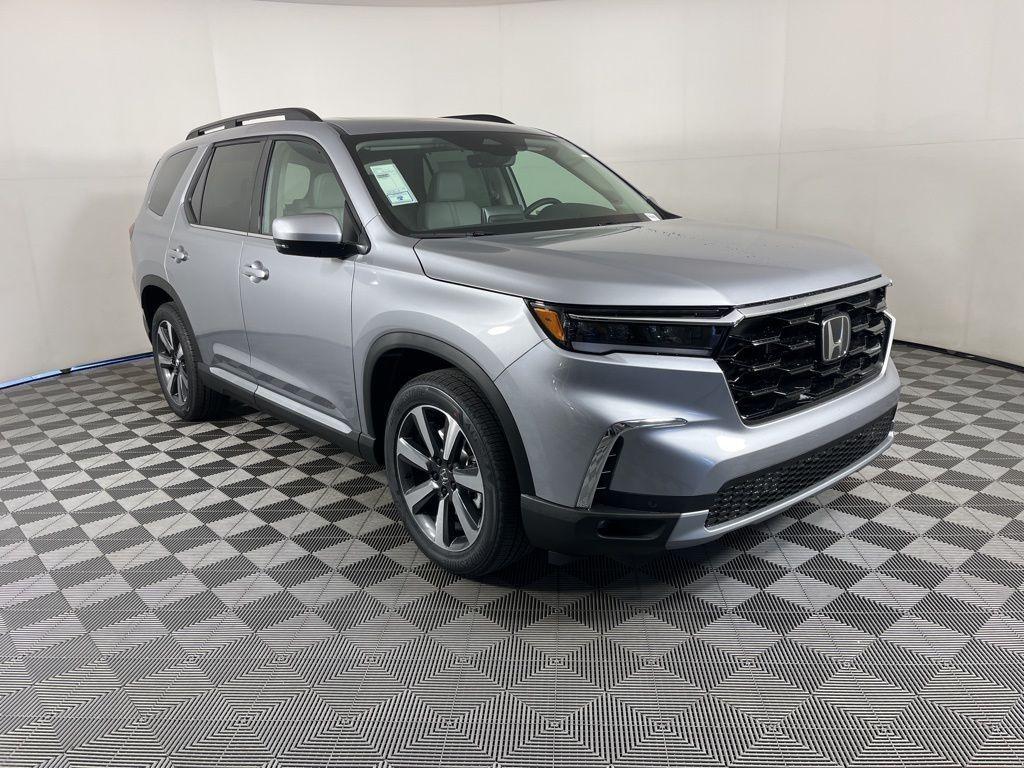 new 2025 Honda Pilot car, priced at $51,825