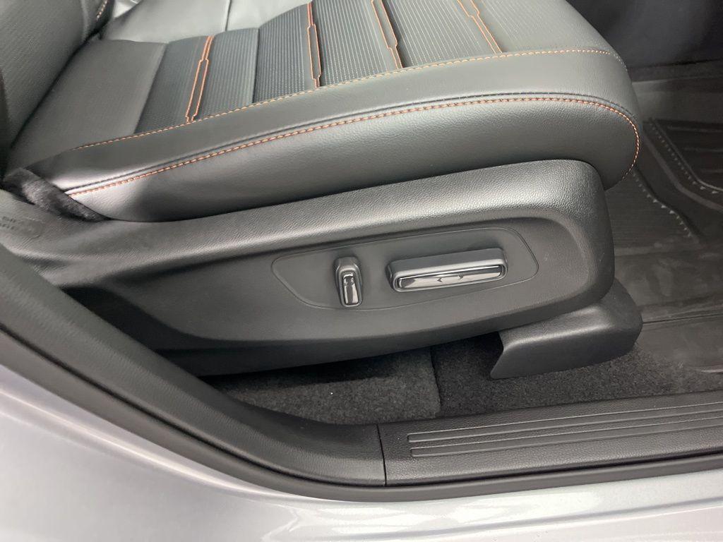 new 2026 Honda CR-V Hybrid car, priced at $40,175