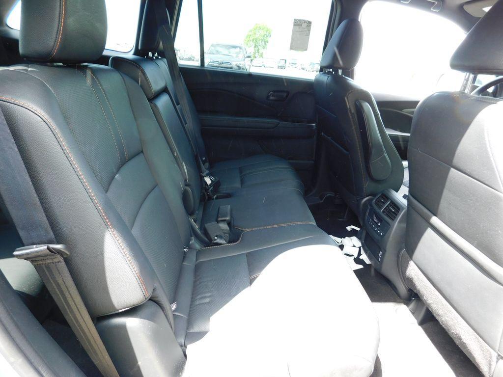 used 2022 Honda Pilot car, priced at $37,000