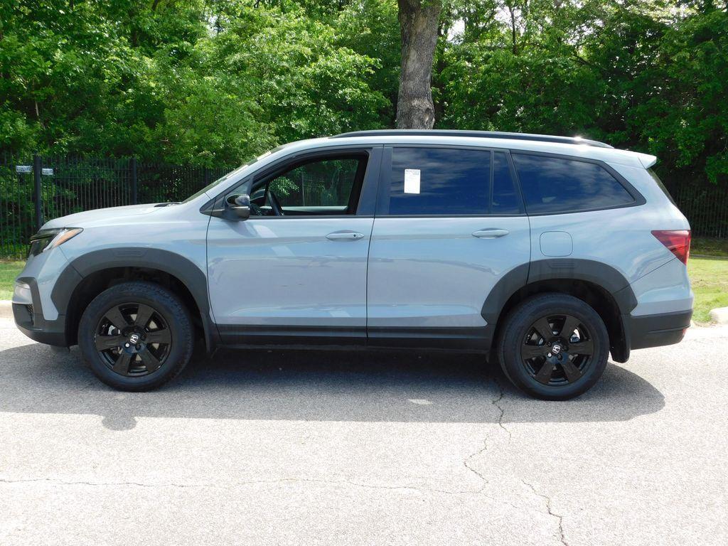 used 2022 Honda Pilot car, priced at $37,000