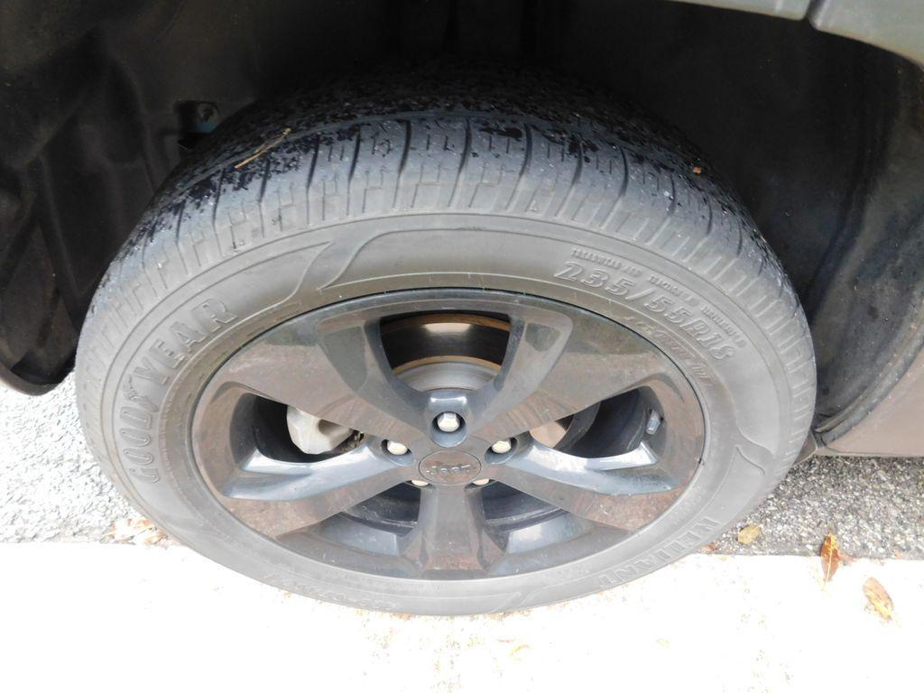 used 2020 Jeep Cherokee car, priced at $15,997