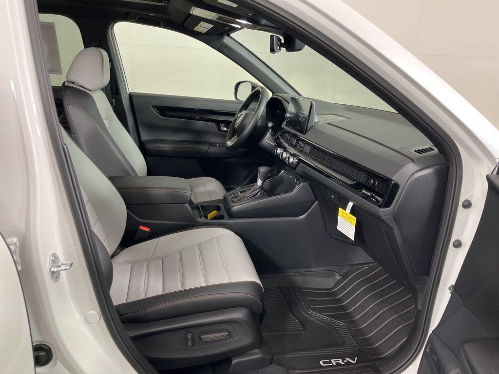 new 2026 Honda CR-V Hybrid car, priced at $44,155