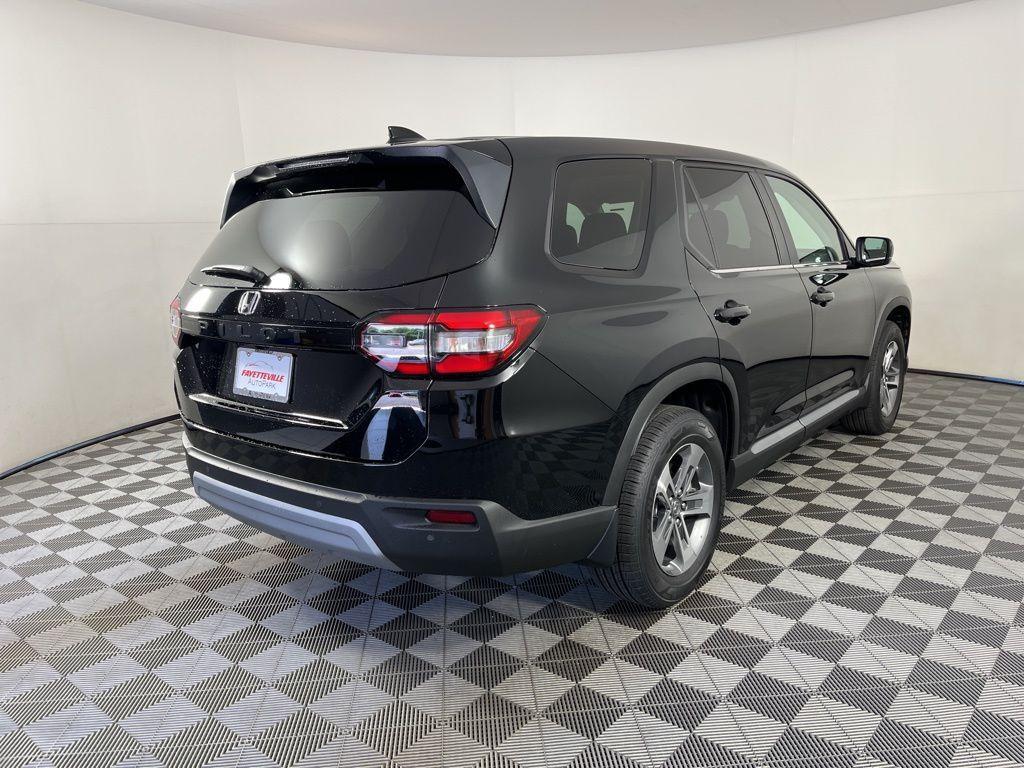 new 2025 Honda Pilot car, priced at $43,353