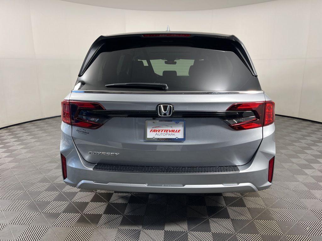 new 2026 Honda Odyssey car, priced at $44,290