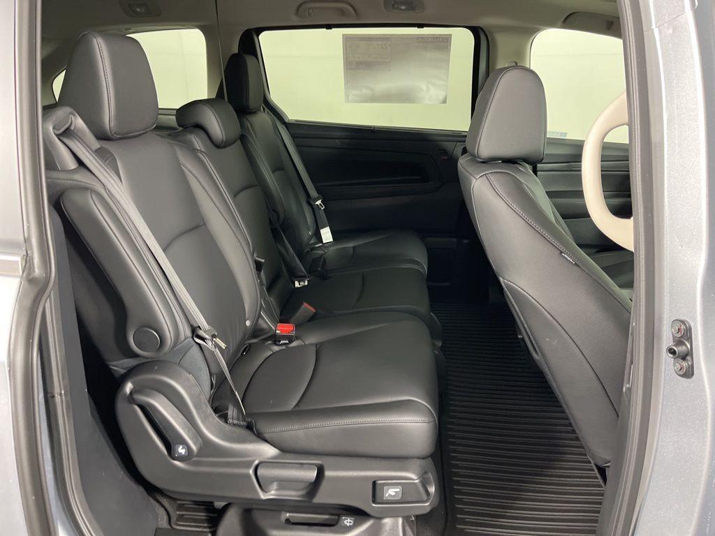 new 2026 Honda Odyssey car, priced at $44,290