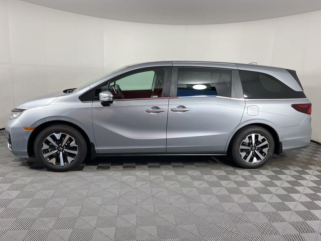 new 2026 Honda Odyssey car, priced at $44,290