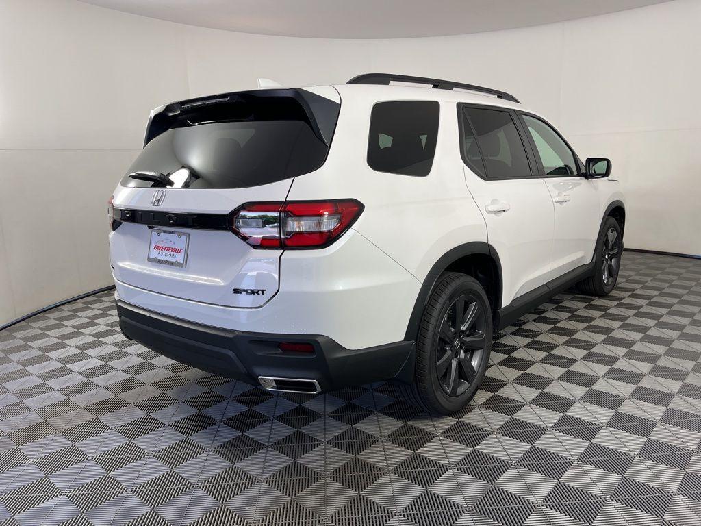 new 2025 Honda Pilot car, priced at $43,289