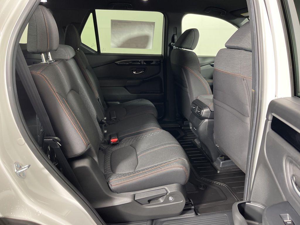 new 2025 Honda Pilot car, priced at $43,289