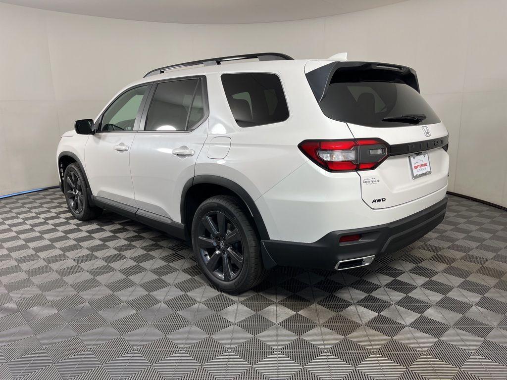 new 2025 Honda Pilot car, priced at $43,289