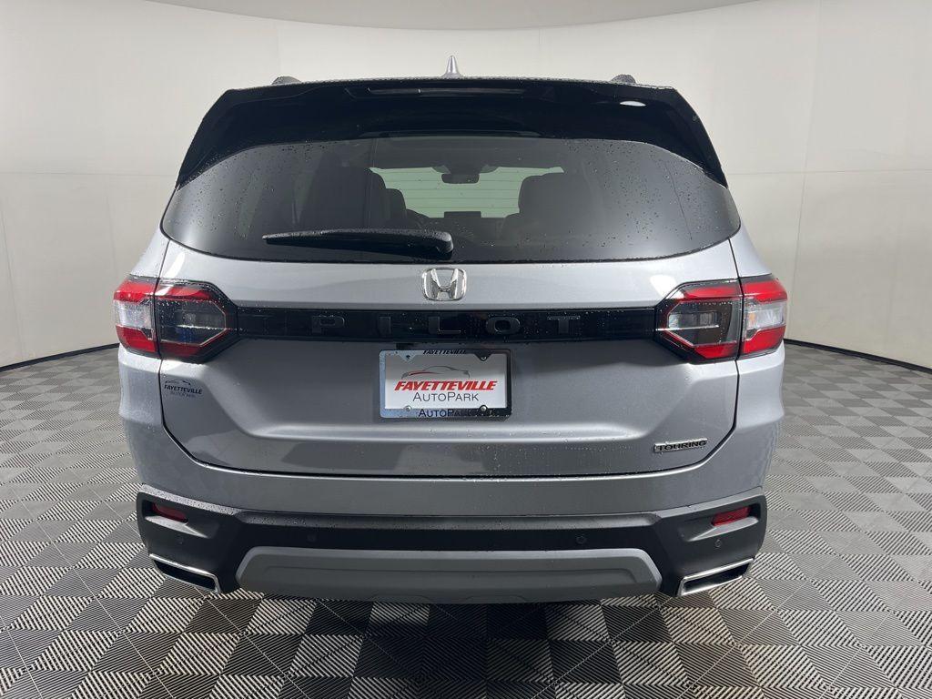 new 2025 Honda Pilot car, priced at $51,195