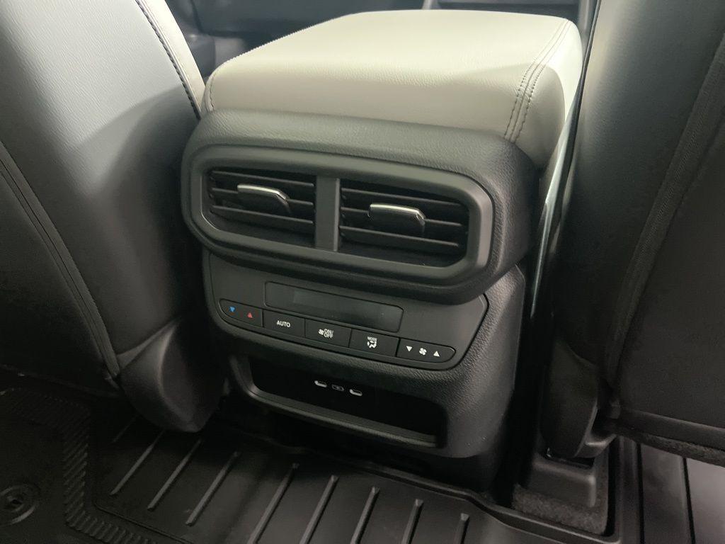 new 2025 Honda Pilot car, priced at $51,195