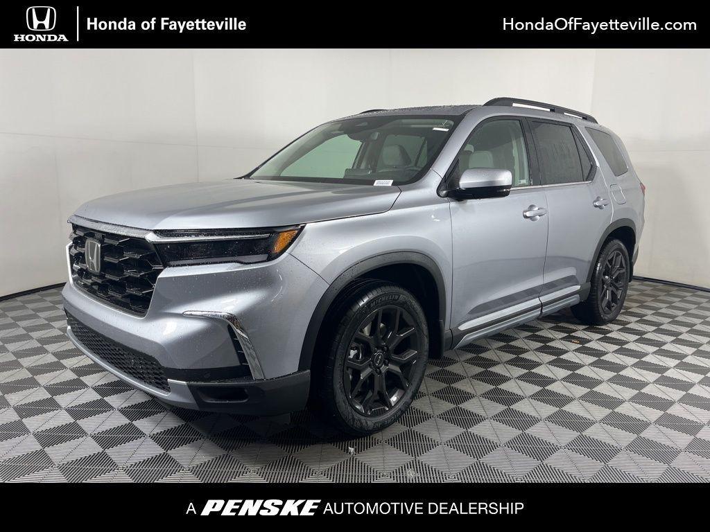 new 2025 Honda Pilot car, priced at $51,195