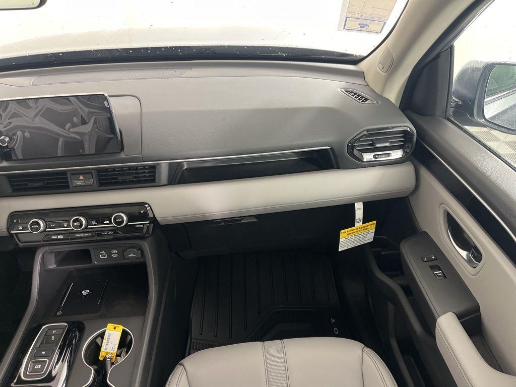 new 2025 Honda Pilot car, priced at $51,195
