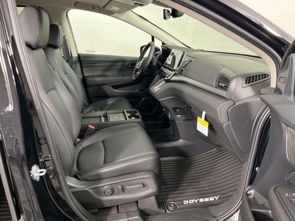 new 2026 Honda Odyssey car, priced at $45,685