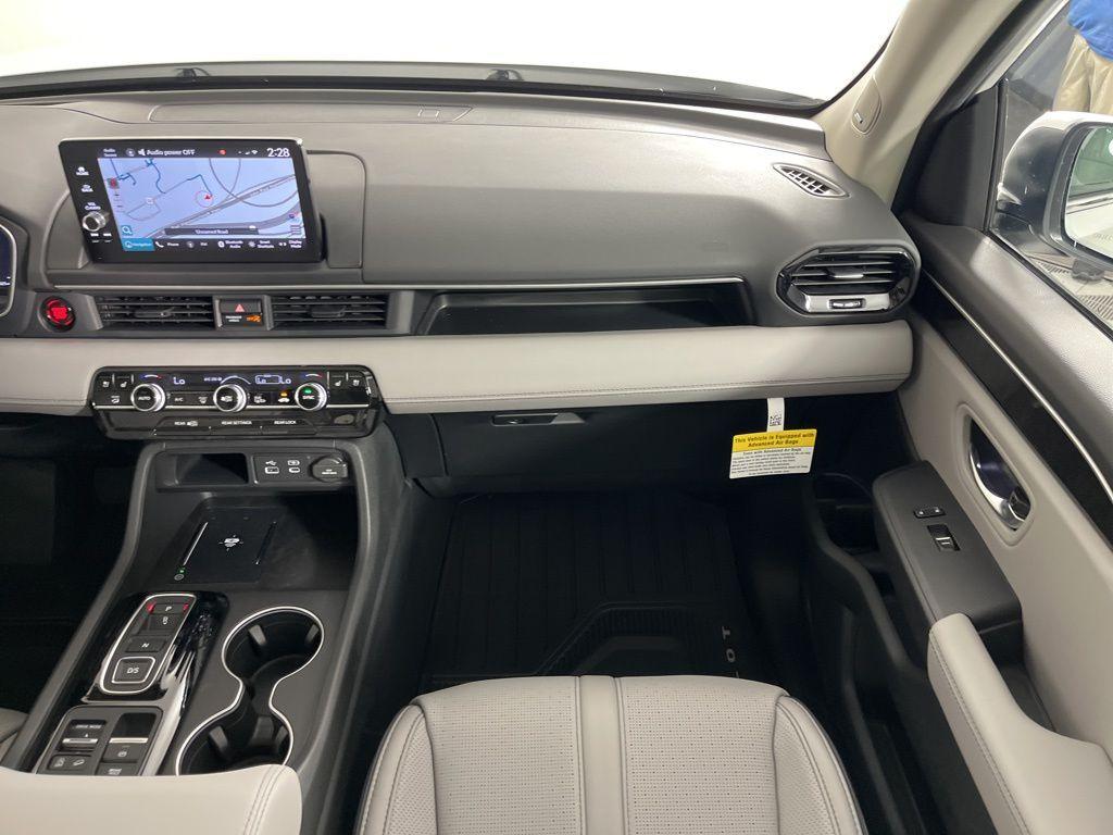 new 2025 Honda Pilot car, priced at $56,985
