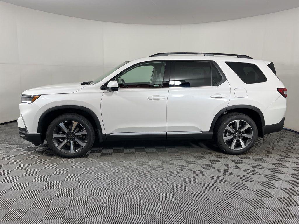 new 2025 Honda Pilot car, priced at $56,985