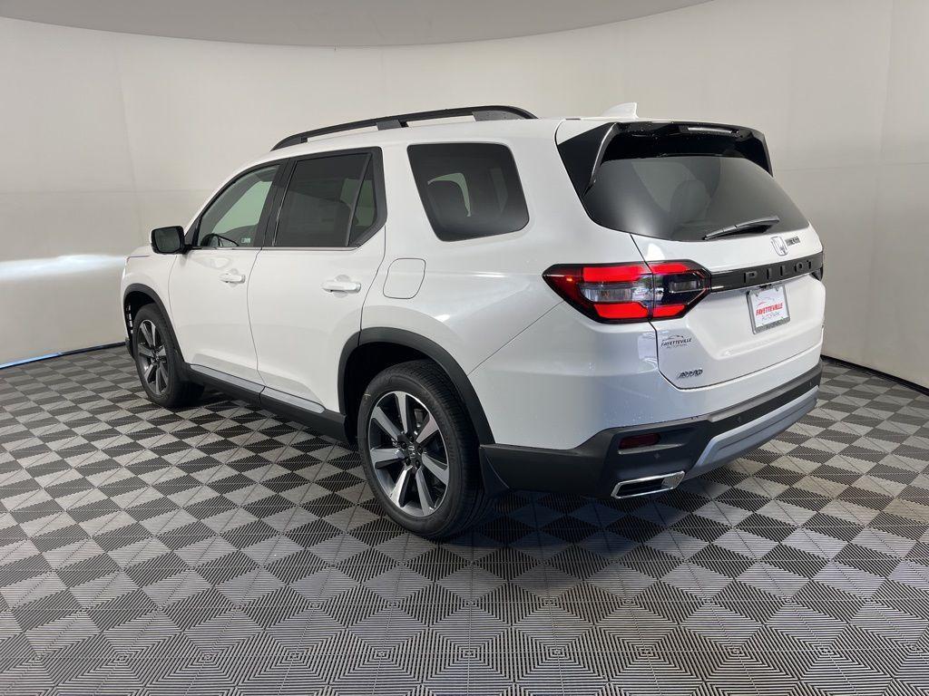 new 2025 Honda Pilot car, priced at $56,985