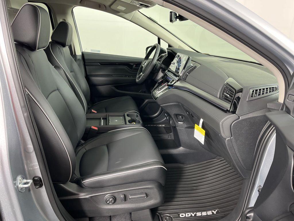 new 2026 Honda Odyssey car, priced at $48,990