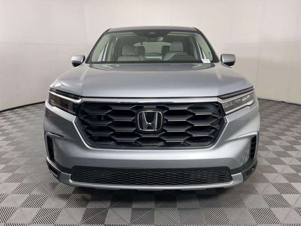 used 2025 Honda Pilot car, priced at $42,923