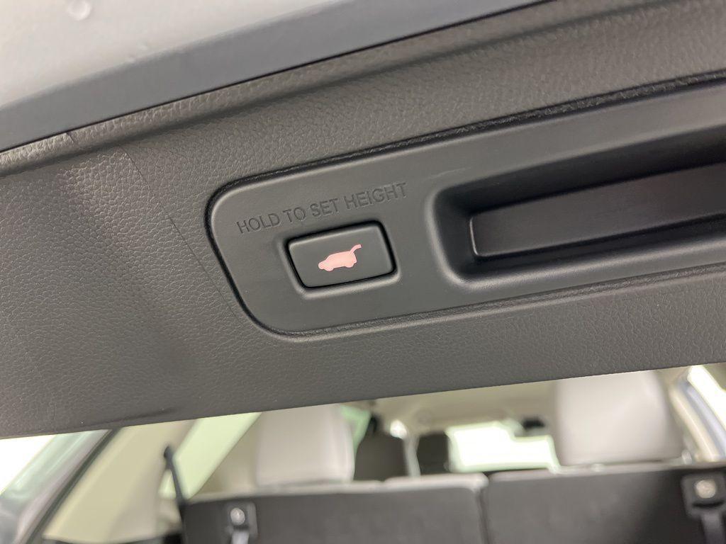 used 2025 Honda Pilot car, priced at $42,923