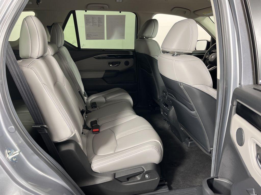 used 2025 Honda Pilot car, priced at $42,923